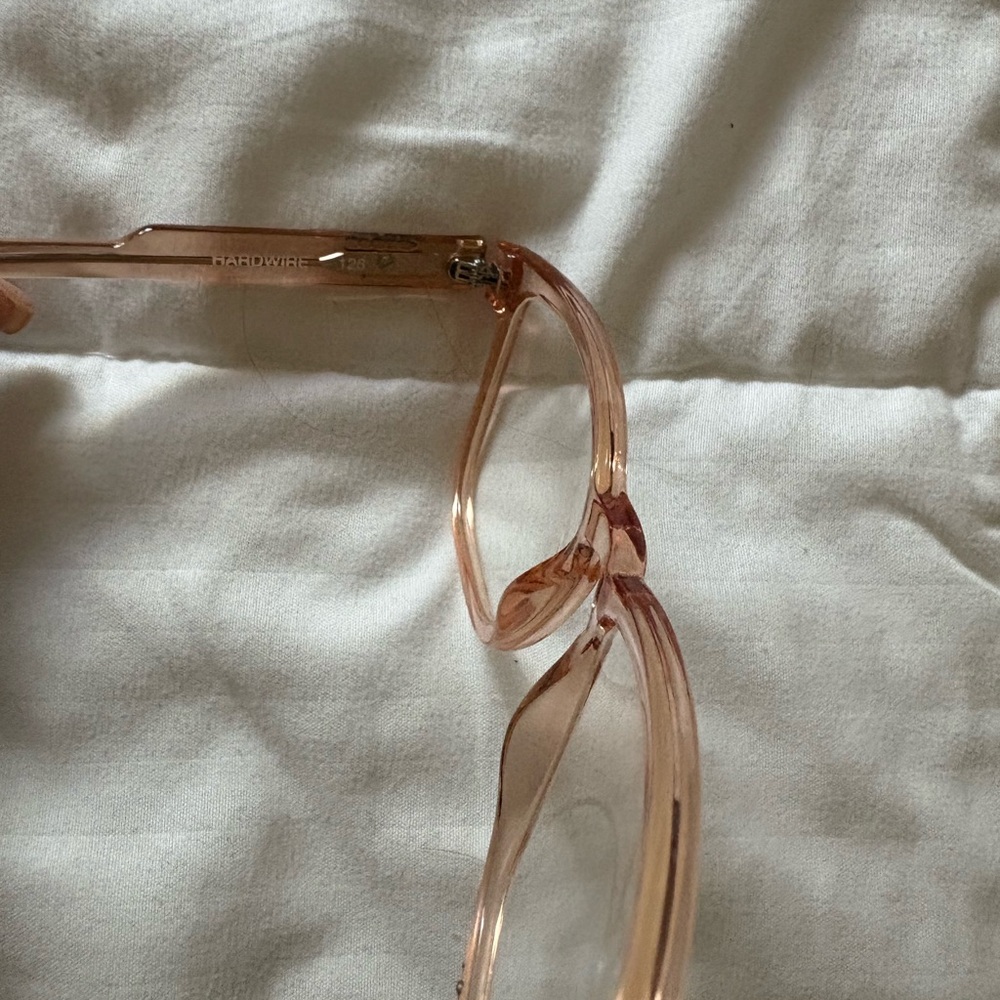 Quay Australia Blush Transparent Glasses - Picture 4 of 4